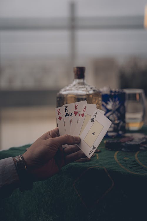 Jokeripokeri Pelikone Pelit: Parhaat Videopokeri- Ja Kolikkopelivaihtoehdot